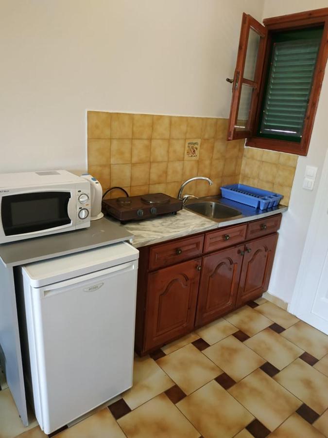 Lena * Sidari (Corfu)